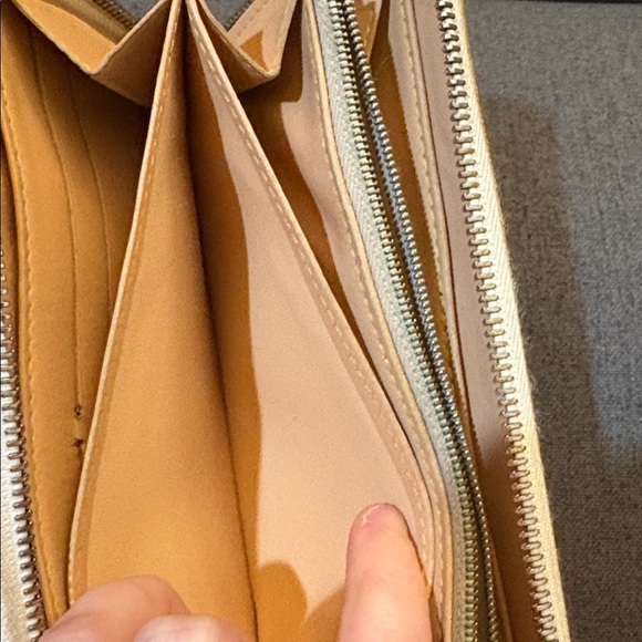 Louis Vuitton White Murakami long Wallet - Picture 7 of 16
